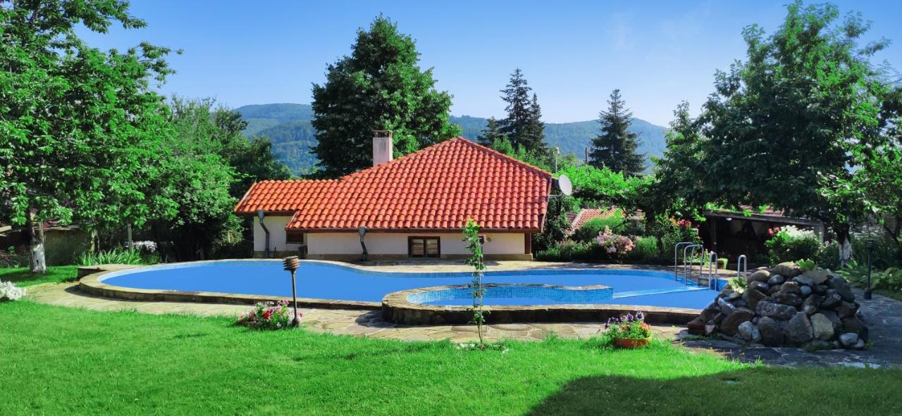 Хаджикольовата Къща Villa Medven Dış mekan fotoğraf